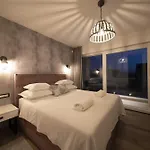 Villa Mary Lou With Heated Pool Zadar