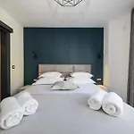 Mary Lou With Heated Pool Villa *