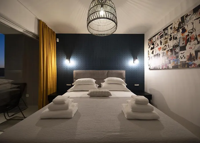 Mary Lou With Heated Pool *