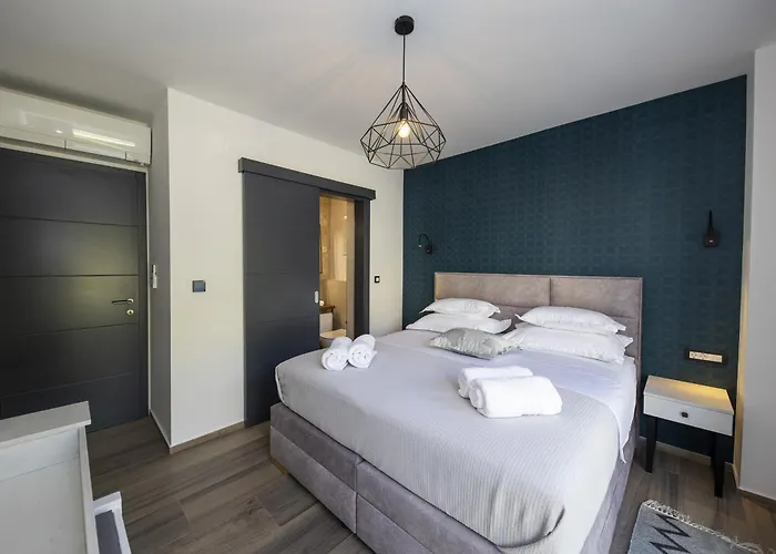 Mary Lou With Heated Pool 자다르