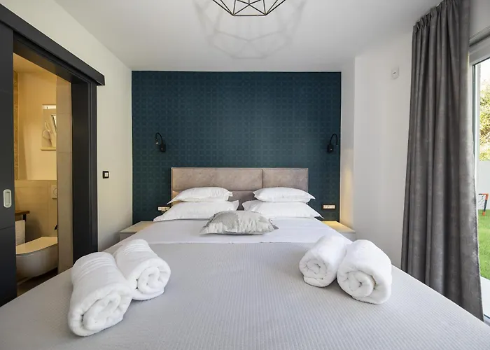 Mary Lou With Heated Pool 빌라 *