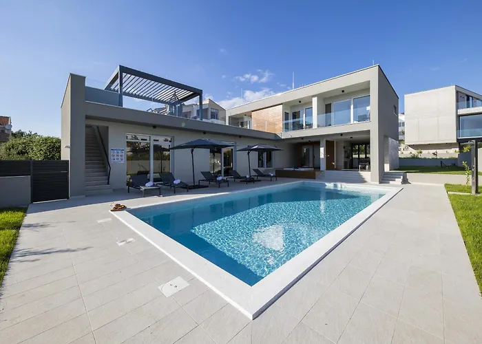 Mary Lou With Heated Pool *