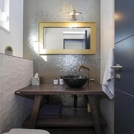 Mary Lou With Heated Pool Vila *