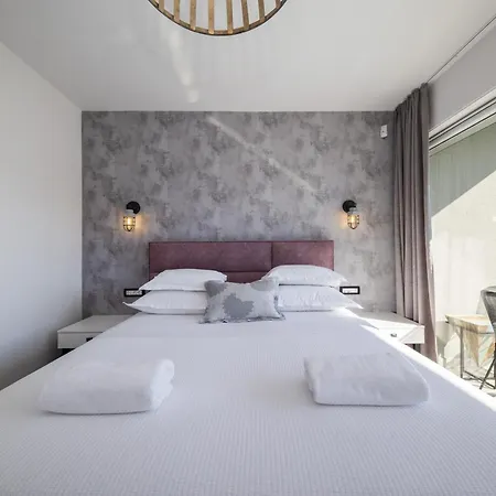 Vila Mary Lou With Heated Pool *