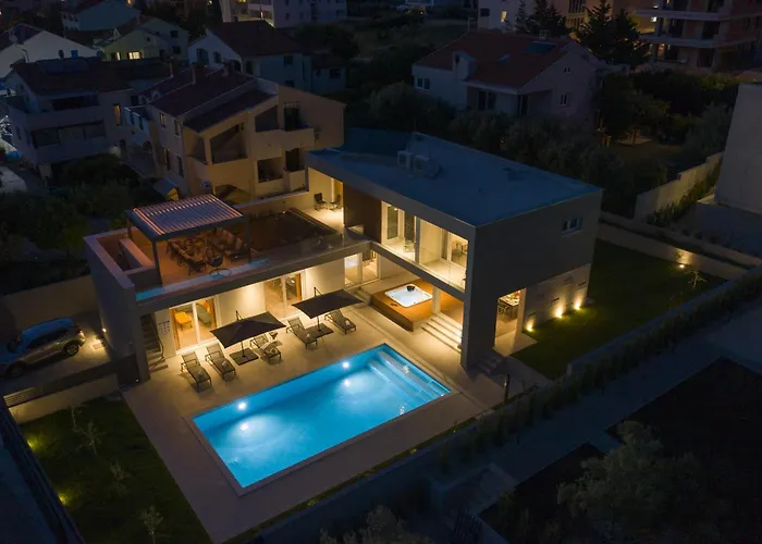 Mary Lou With Heated Pool 빌라