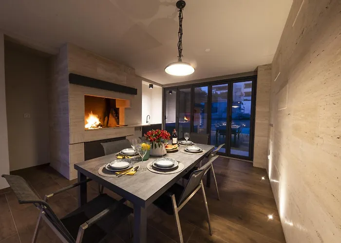 Mary Lou With Heated Pool Вилла Задар