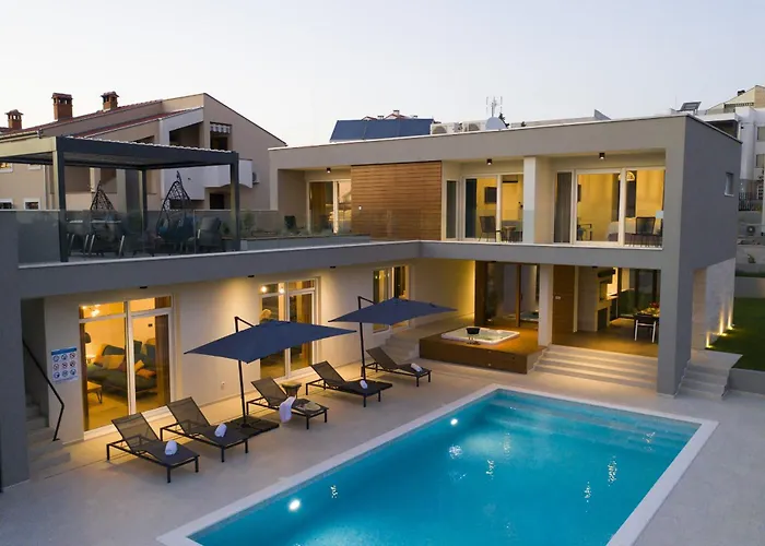 Mary Lou With Heated Pool * 자다르