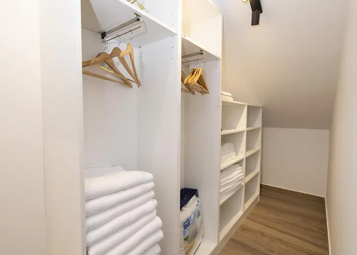 Mary Lou With Heated Pool