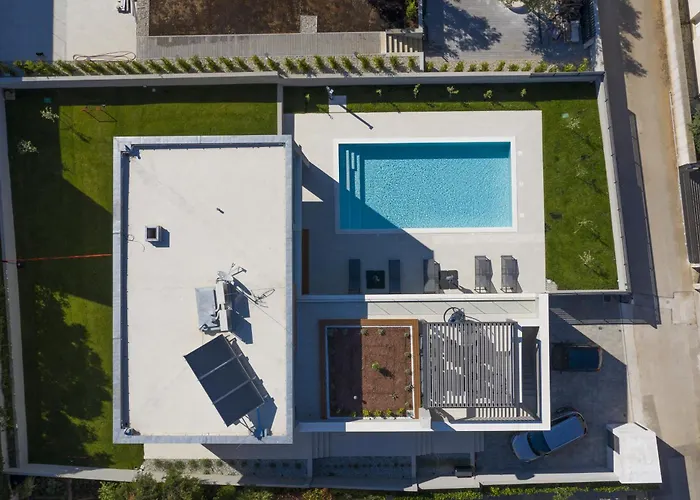 Mary Lou With Heated Pool Вилла