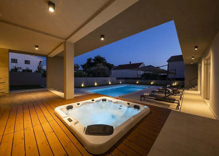 Mary Lou With Heated Pool Вилла *