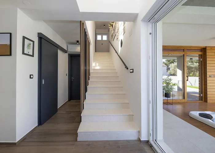 빌라 Mary Lou With Heated Pool 자다르