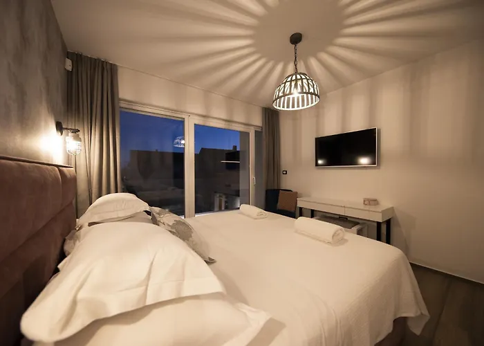 Mary Lou With Heated Pool 자다르