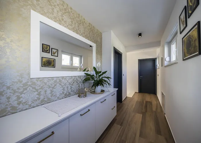 Mary Lou With Heated Pool 빌라 *