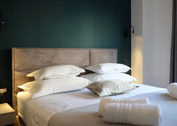 Mary Lou With Heated Pool