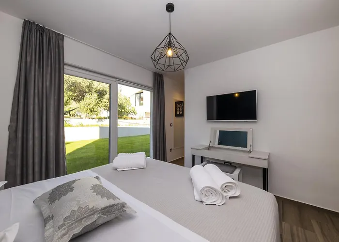 Вилла Mary Lou With Heated Pool Задар