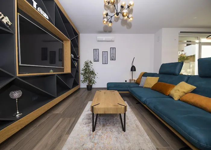 빌라 Mary Lou With Heated Pool 자다르