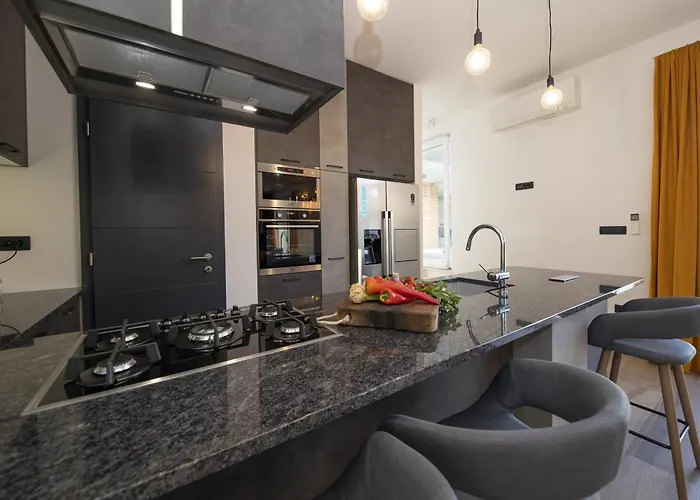 Mary Lou With Heated Pool *