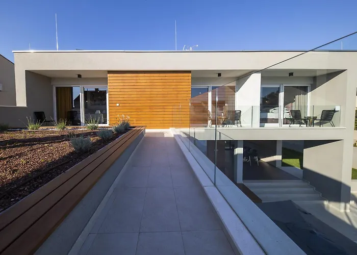 빌라 Mary Lou With Heated Pool 자다르